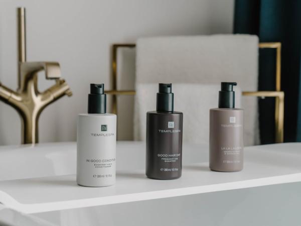 The Halyard Liverpool, Vignette Collection, an IHG Hotel : photo 2 de la chambre one-bedroom suite with balcony and dock view - top floor