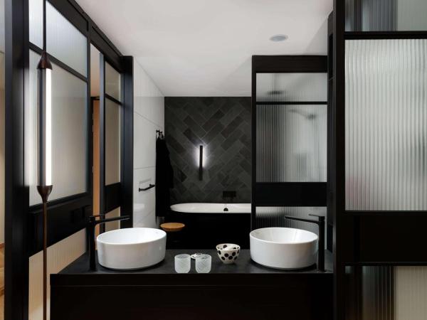 QT Melbourne : photo 3 de la chambre chambre lit king-size exécutif qt