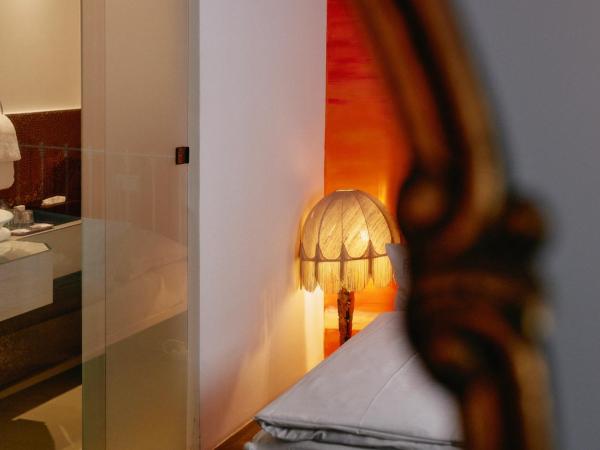 18Arts Hotel - Living in a Gallery! : photo 10 de la chambre chambre double (designroom - populaire)