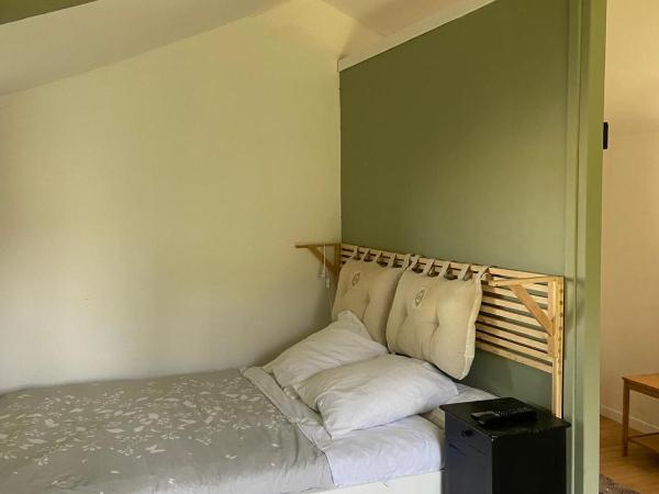 Cottage Bohème - Voyageur Solo - Jardin Partagé : photo 1 de la chambre chambre double