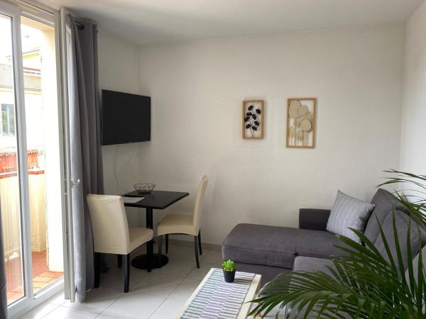 Kimi Résidence : photo 2 de la chambre appartement avec balcon