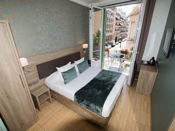 Hôtel Parisien : photo 10 de la chambre chambre double supérieure avec terrasse