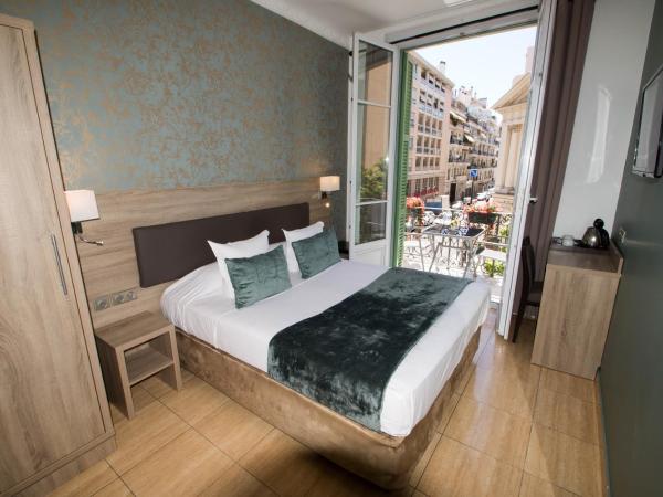 Hôtel Parisien : photo 1 de la chambre chambre double supérieure avec terrasse