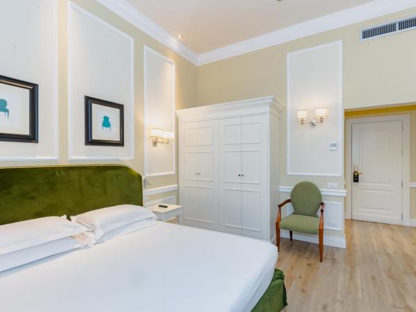 FH55 Hotel Calzaiuoli : photo 2 de la chambre chambre double ou lits jumeaux deluxe - vue sur ville 