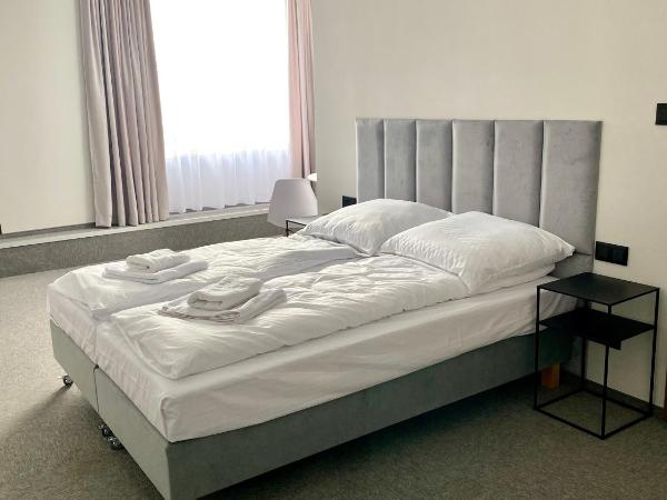 E-Hotel Łódź : photo 3 de la chambre chambre lit king-size deluxe