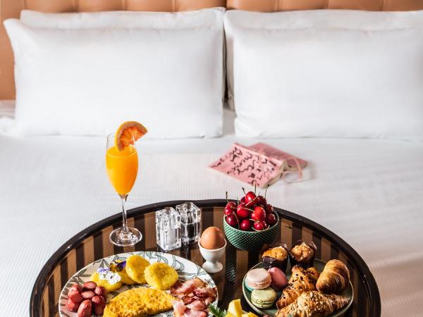 Milan Suite Hotel : photo 6 de la chambre suite junior avec douche d'hydromassage