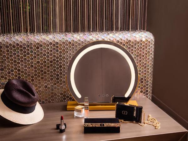 Milan Suite Hotel : photo 5 de la chambre suite junior avec douche d'hydromassage