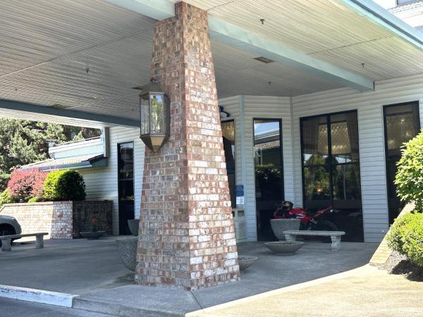 Sojourn Suites Portland Airport : photo 1 de la chambre chambre avec 2 grands lits queen-size 