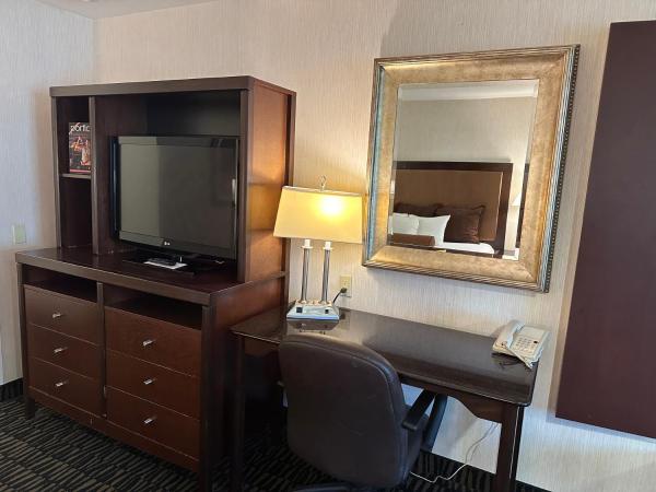 Sojourn Suites Portland Airport : photo 2 de la chambre chambre avec 2 grands lits queen-size 