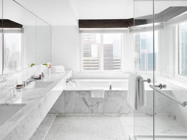 The Luxury Collection Hotel Manhattan Midtown : photo 2 de la chambre appartement avec lit king-size - vue sur parc