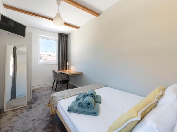 Fred's House Asprela : photo 3 de la chambre chambre double avec salle de bains privative