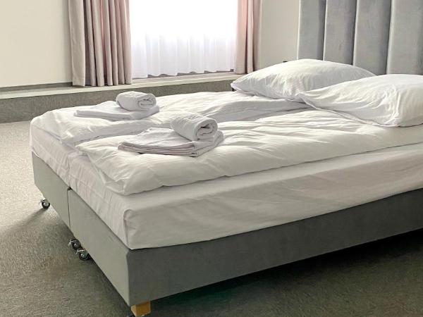 E-Hotel Łódź : photo 8 de la chambre chambre lit king-size deluxe