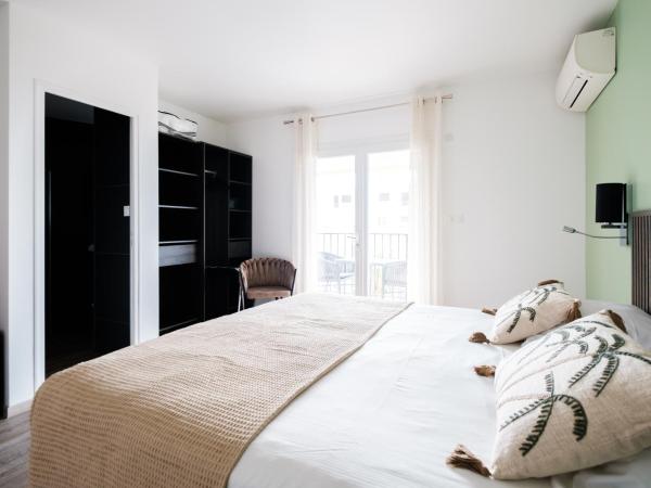 Anglade Hotel : photo 1 de la chambre chambre triple supérieure - vue sur mer