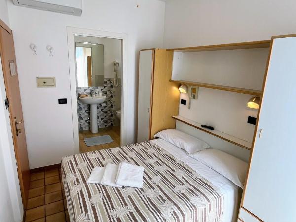 Albergo Villa Denny : photo 7 de la chambre petite chambre double