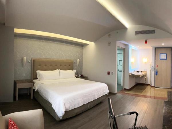 Holiday Inn Express Mexico- Toreo, an IHG Hotel : photo 3 de la chambre chambre lit king-size standard - accessible aux personnes à mobilité réduite