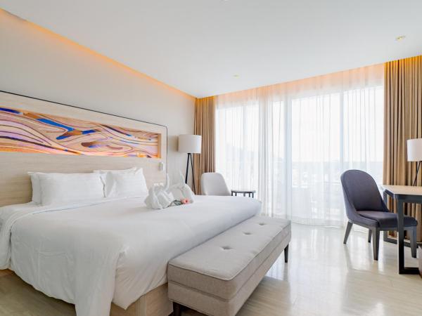 Novotel Phuket City Phokeethra : photo 4 de la chambre chambre lit king-size supérieure