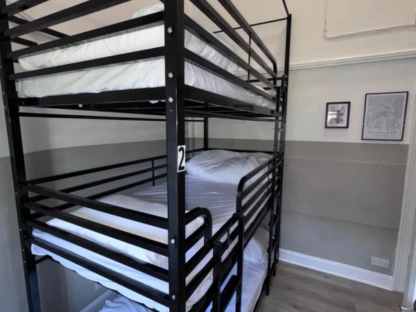 Haymarket Hostel : photo 2 de la chambre lit simple dans dortoir féminin de 3 lits