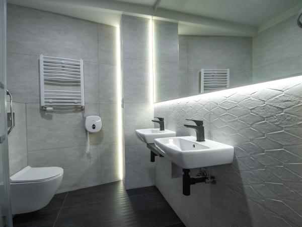 Happy Street Hostel : photo 2 de la chambre lit dans dortoir mixte de 8 lits 