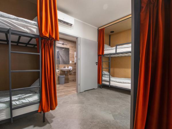 Happy Street Hostel : photo 2 de la chambre lit dans dortoir mixte de 10 lits