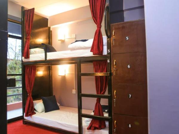 Paila Hostel Lakeside : photo 3 de la chambre lit dans dortoir pour femmes de 4 lits