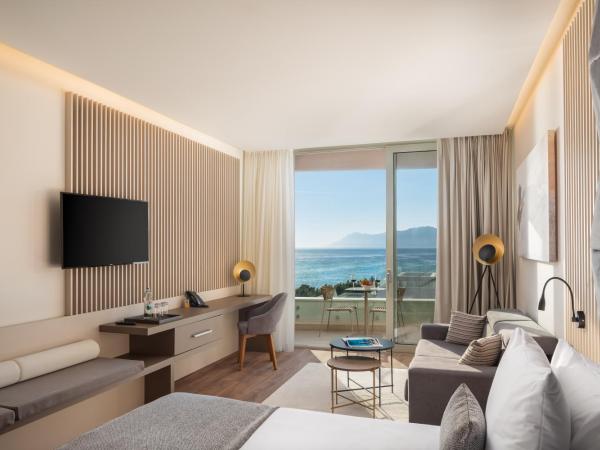 Aminess Khalani Hotel : photo 7 de la chambre  chambre de luxe avec balcon - vue partielle sur mer