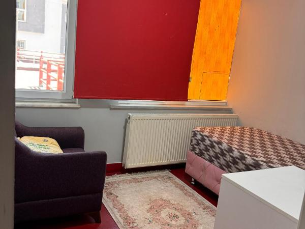 TRANSIT : photo 3 de la chambre chambre simple standard avec salle de bains commune