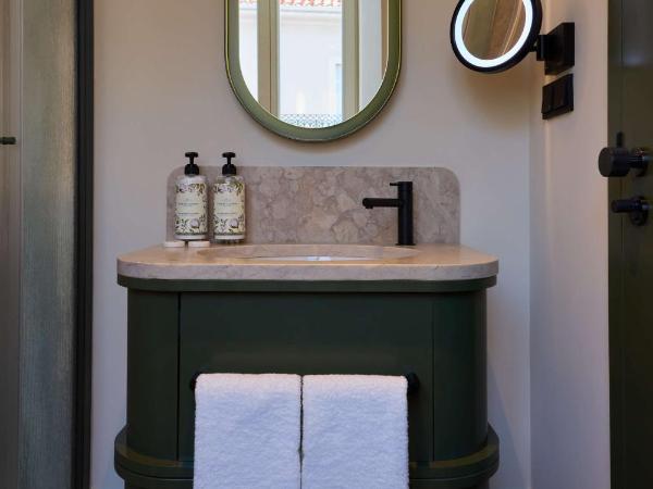 DUO Hotel Lisbon, Curio Collection by Hilton : photo 10 de la chambre chambre lit king-size