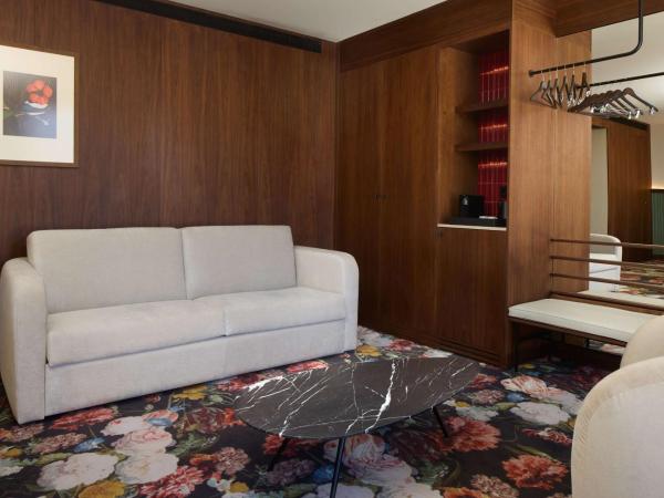 DUO Hotel Lisbon, Curio Collection by Hilton : photo 2 de la chambre suite junior