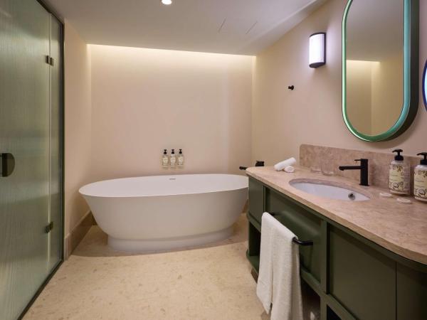 DUO Hotel Lisbon, Curio Collection by Hilton : photo 3 de la chambre chambre lit king-size deluxe