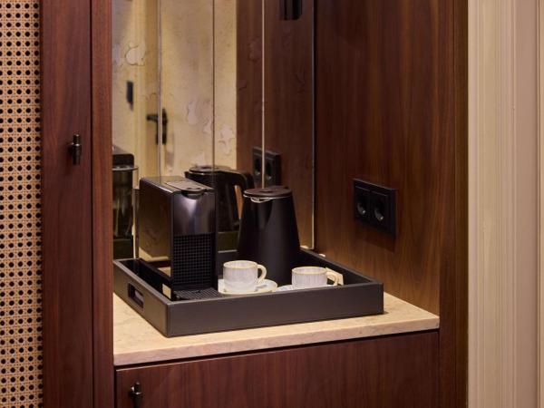 DUO Hotel Lisbon, Curio Collection by Hilton : photo 6 de la chambre chambre lit king-size