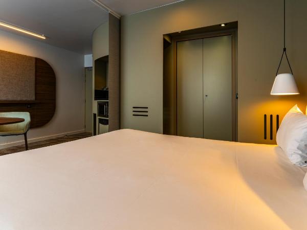 Novotel Suites Reims Centre : photo 10 de la chambre superior suite with one king bed and two singlebeds