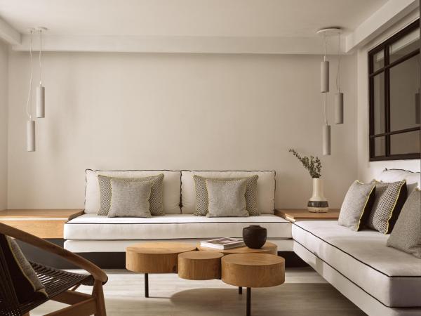 Semeli Coast Mykonos Curio Collection by Hilton : photo 10 de la chambre one-bedroom villa with pool and spa