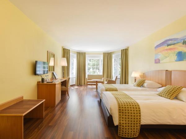 Hotel du Léman - Jongny : photo 1 de la chambre chambre familiale