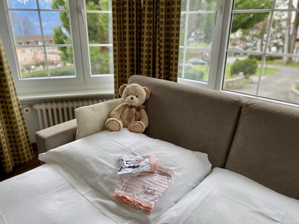 Hotel du Léman - Jongny : photo 5 de la chambre chambre familiale