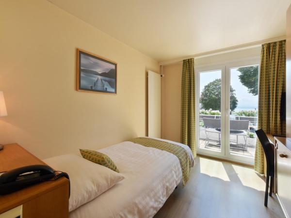 Hotel du Léman - Jongny : photo 1 de la chambre chambre simple - vue sur lac