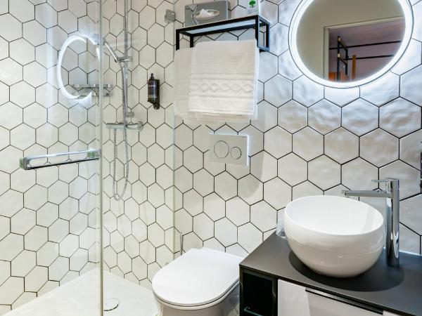 Hotel du Léman - Jongny : photo 4 de la chambre chambre double ou lits jumeaux - vue sur lac