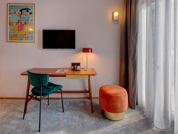 Hotel du Léman - Jongny : photo 7 de la chambre chambre double ou lits jumeaux - vue sur lac