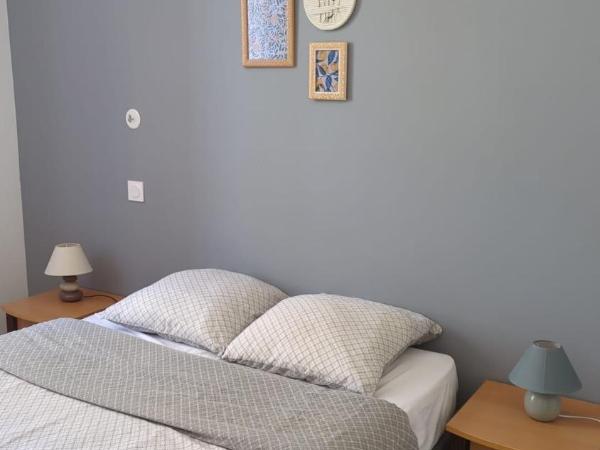 Manoir en Pierre Chartres : photo 2 de la chambre chambre double