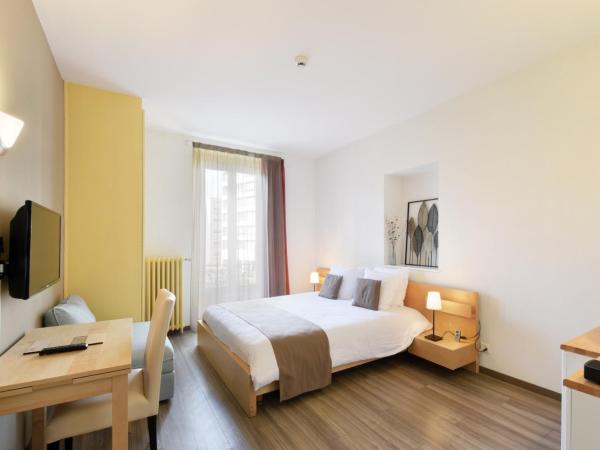 Hôtel du Marché : photo 5 de la chambre chambre double avec salle de bains commune