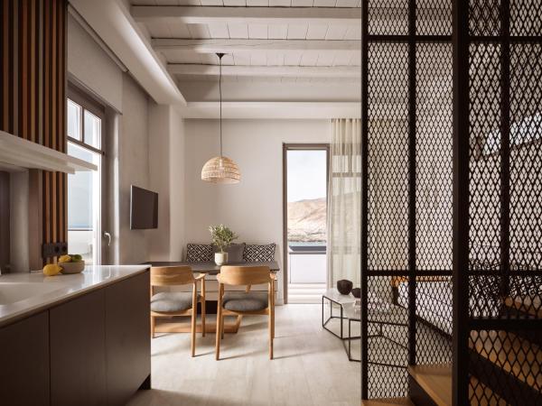 Semeli Coast Mykonos Curio Collection by Hilton : photo 10 de la chambre suite 2 chambres avec spa