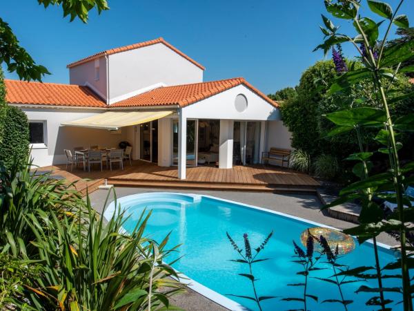 Oasis Les Jardins des Sables d'Olonne : photo 1 de la chambre villa 3 chambres avec piscine privée