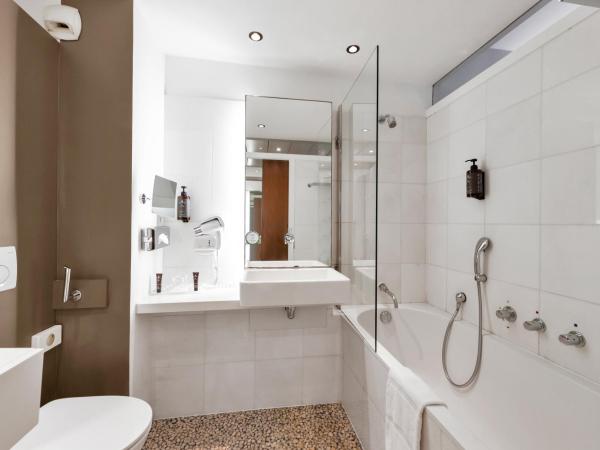 Hotel Beau Rivage : photo 5 de la chambre chambre double ou lits jumeaux avec terrasse