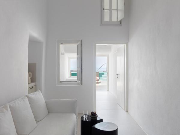 CASA SUNSHA SANTORINI : photo 7 de la chambre deluxe grande sea view suite with sharing pool