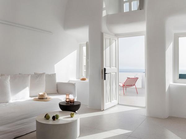 CASA SUNSHA SANTORINI : photo 1 de la chambre deluxe grande sea view suite with sharing pool