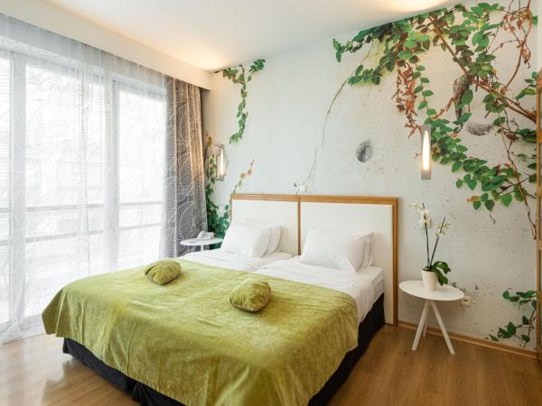 City Hotel Thessaloniki : photo 4 de la chambre suite verte