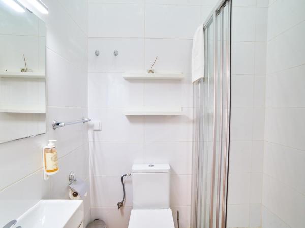 Baron Faro - Guest House : photo 1 de la chambre chambre double avec salle de bains privative