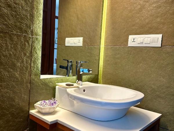 Uteliaa Manor Garden Retreat : photo 7 de la chambre grande chambre double 