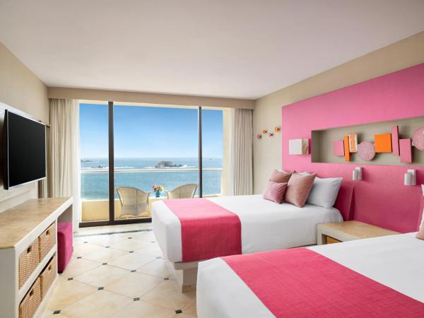 Sunscape Dorado Pacifico Ixtapa Resort & Spa- All Inclusive : photo 2 de la chambre hébergement familial communicant sun club