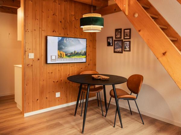 The Glen - GRINDELHOMES : photo 4 de la chambre the gemschi apartment