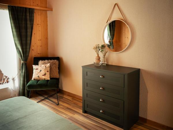 The Glen - GRINDELHOMES : photo 3 de la chambre the gable apartment